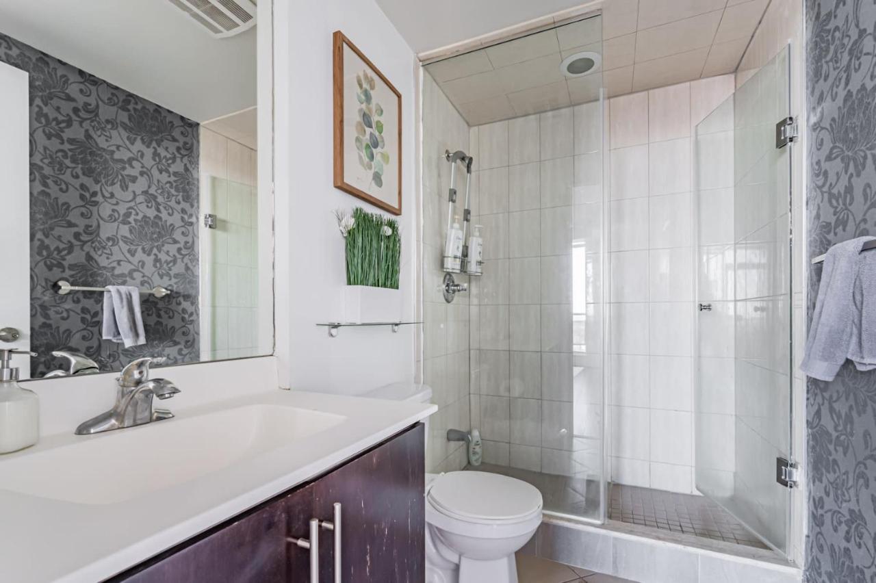Luxury Apartments In Mississauga Luaran gambar