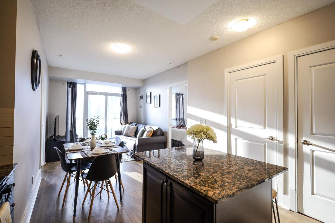 Luxury Apartments In Mississauga Luaran gambar