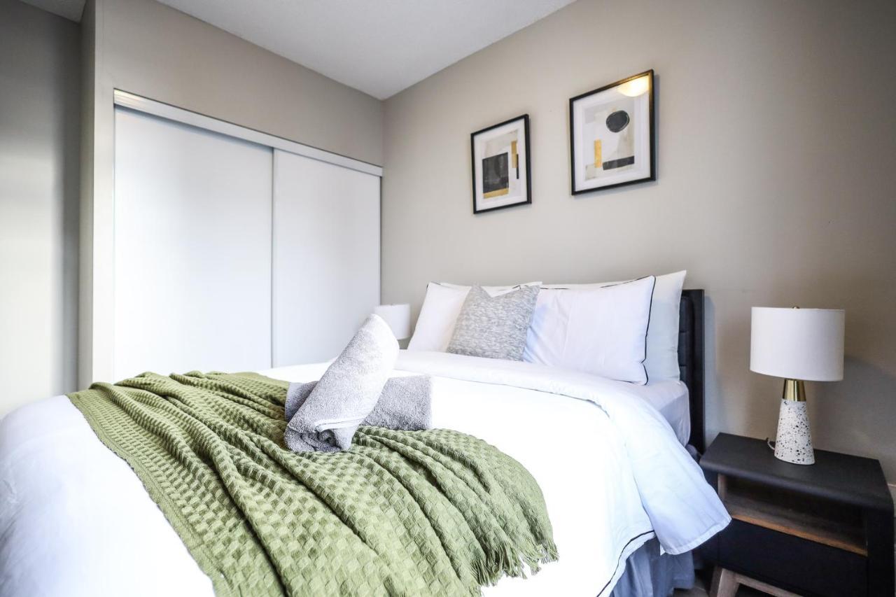 Luxury Apartments In Mississauga Luaran gambar