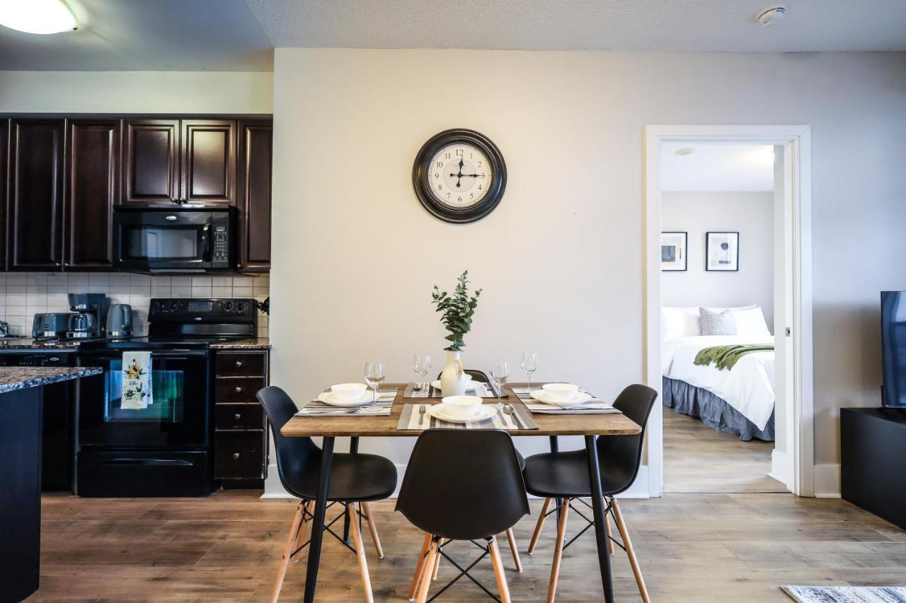 Luxury Apartments In Mississauga Luaran gambar